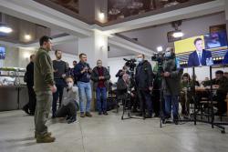 Ситуация на границах Украины контролируемая, но отвод российских войск пока не фиксируется - Президент