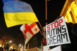 Украина немедленно отзывает своих послов из Кыргызстана и Грузии